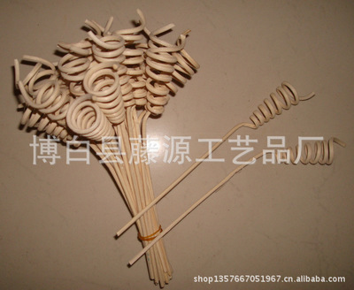 纯手工匠心编织，花样藤艺品绽放自然之美